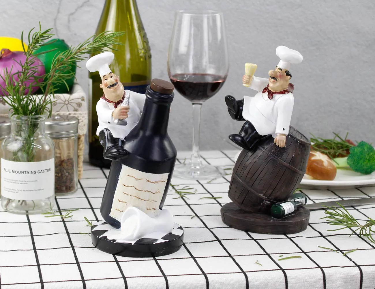 4pcs Italian Chef Statue Figurines Kitchen Decor with Potatoes Resin Ornaments Chef Top Chef Collectible Gift Kitchen Cook Café Bar Shop Décor